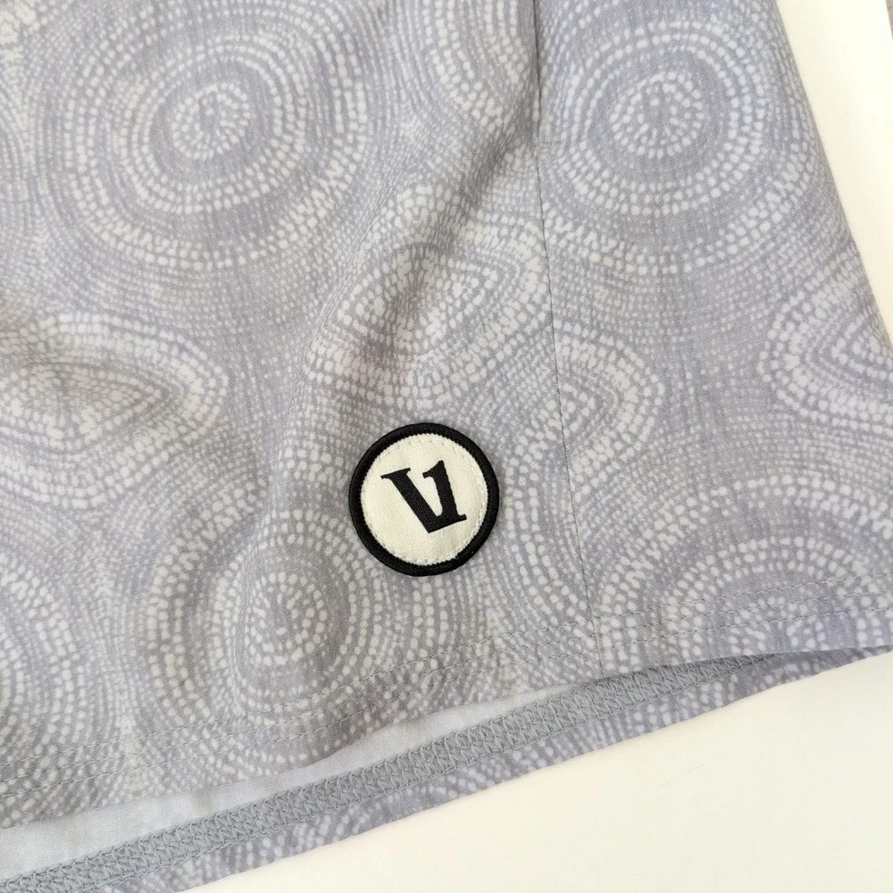 Vuori Mens V369 Grey Geometric Dot Board Shorts Size Medium 4